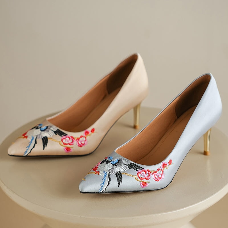 Elegant Embroidered Silk 65mm Stiletto Heels Pointed Toe Dress Pumps in Silver Grey/Champagne Golden
