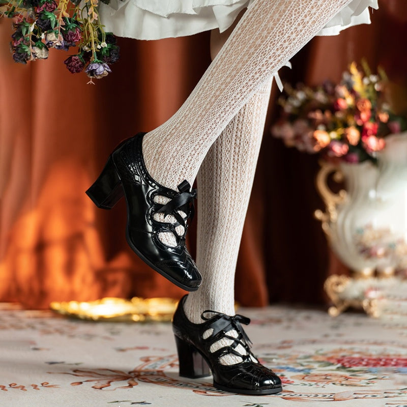 Handmade Vintage Leather Mary Jane Pumps for Women Retro Brogue Lace-Up Square Toe Shoes in Beige/Black