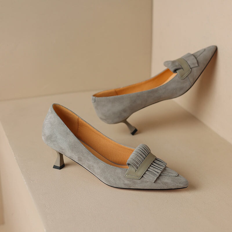 Vintage Pointed-Toe Suede Tassel Slip-On Pumps for Women 55mm Kitten Kiltie Heels in Black/Grey